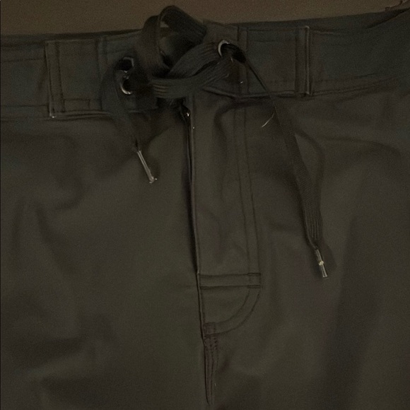 RVCA Men's Black board shorts - Picture 4 of 7